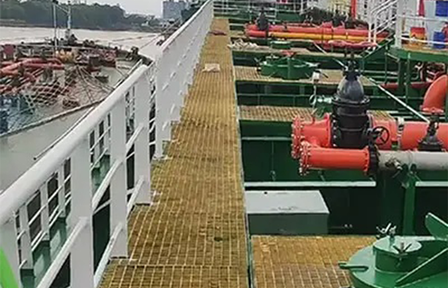 brazilian-oil-tankers-install-radar-level-gauges.jpg